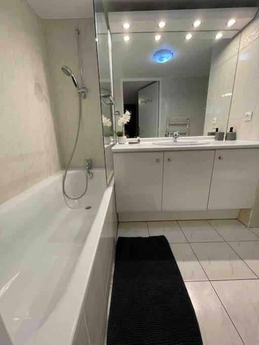 Magnifique Duplex 45 M2 Aux Portes De Paris Metro Barbara A 30Mn Expo Porte De Versailles Montrouge Exteriör bild